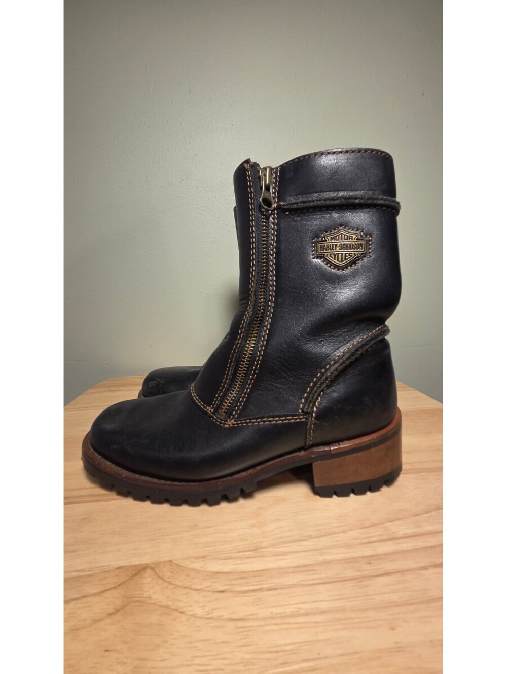 Harley Davidson Women's leather boots size 6 [COPY]